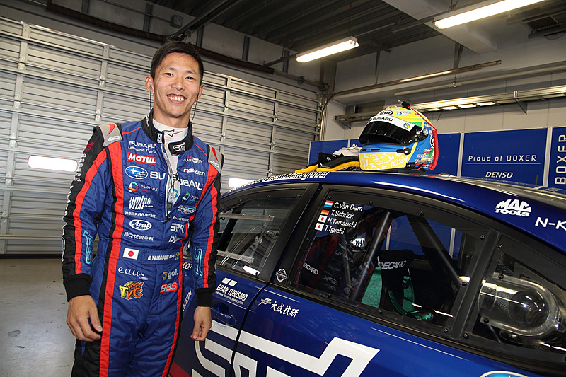 ピットエリアの展示車両