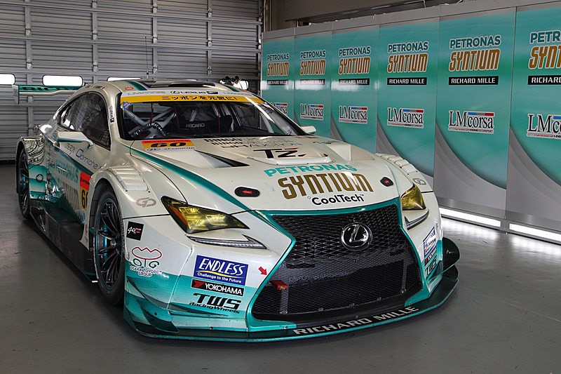 ピットエリアの展示車両