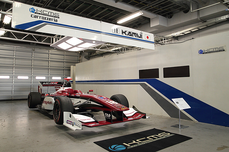 ピットエリアの展示車両