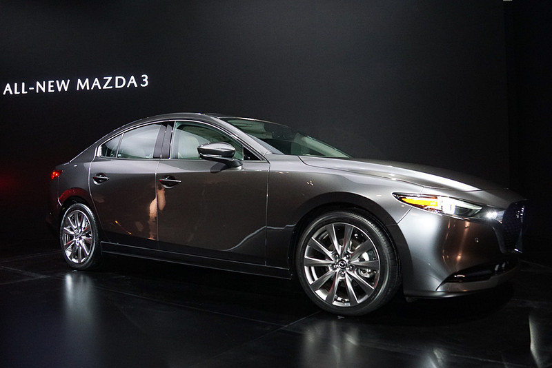Mazda3セダン