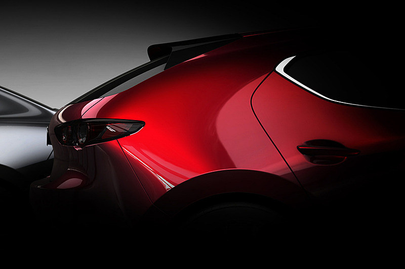 世界初公開する新型「Mazda3」