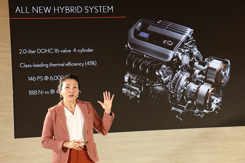 最大熱効率41％を誇るハイブリッドモデルは、2WD（FF）車でJC08モード燃費27.0km/Lを達成