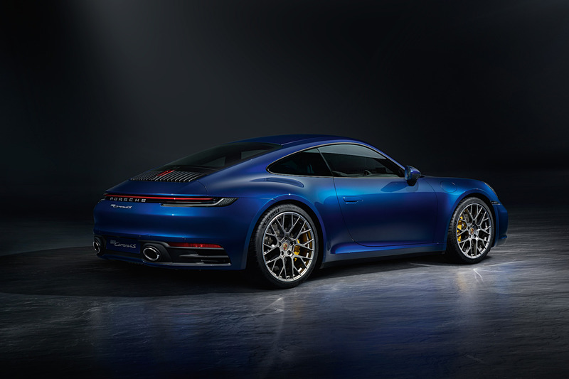 フロントボディは従来から45mmワイドになった