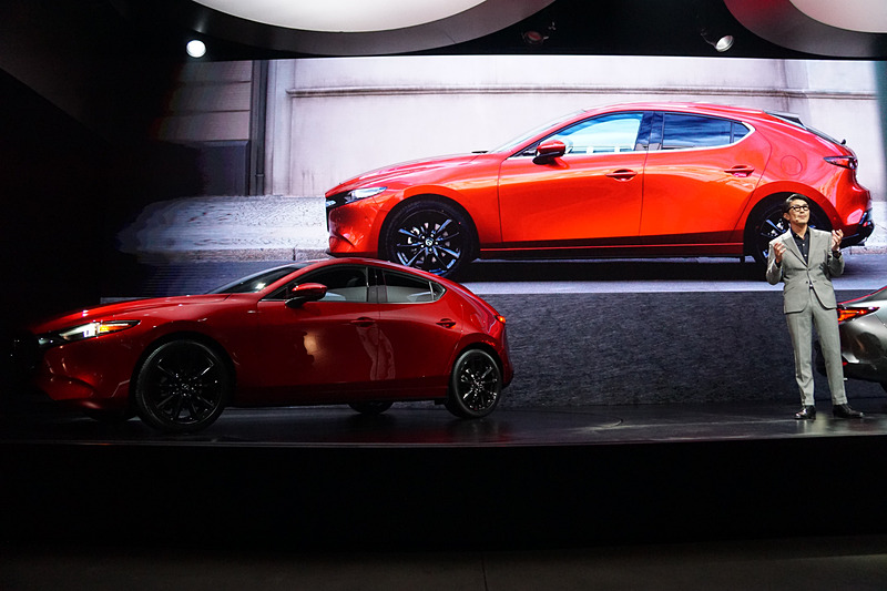 LAオートショー開催前夜のイベントで新型「Mazda3」が世界初公開された