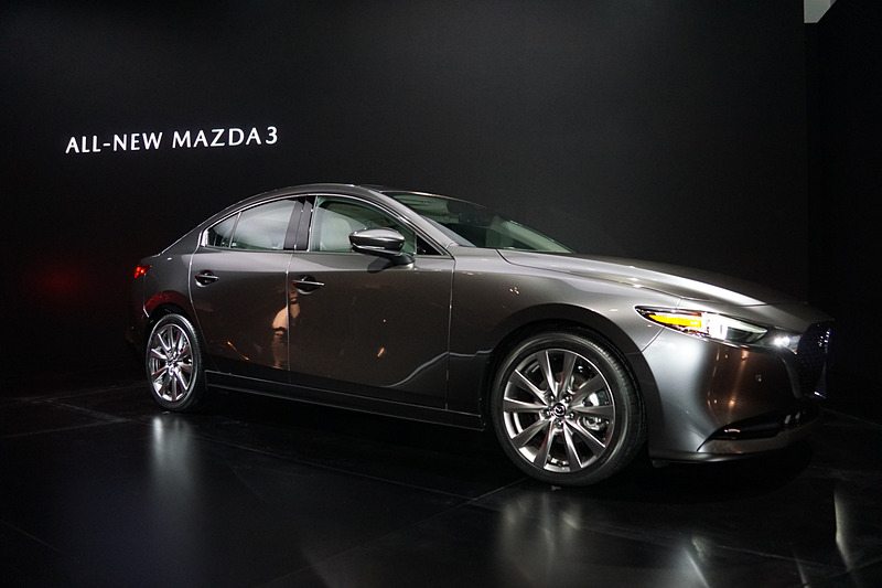 Mazda3 セダン