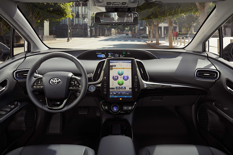 「Limited」グレードではセンターコンソールにフルHD解像度の11.6インチ大型ディスプレイを備える