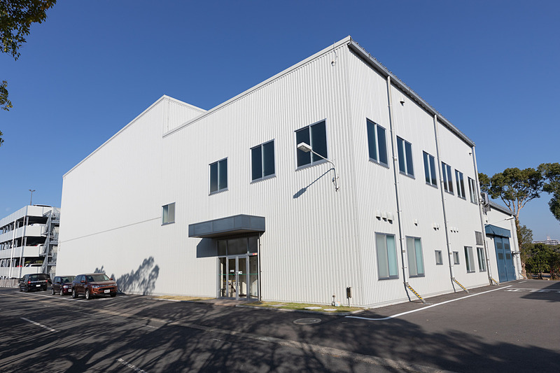 こちらは「電波試験棟」（第二電波試験棟）