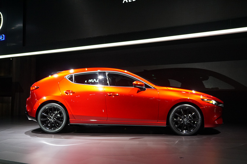新型Mazda3 ハッチバック