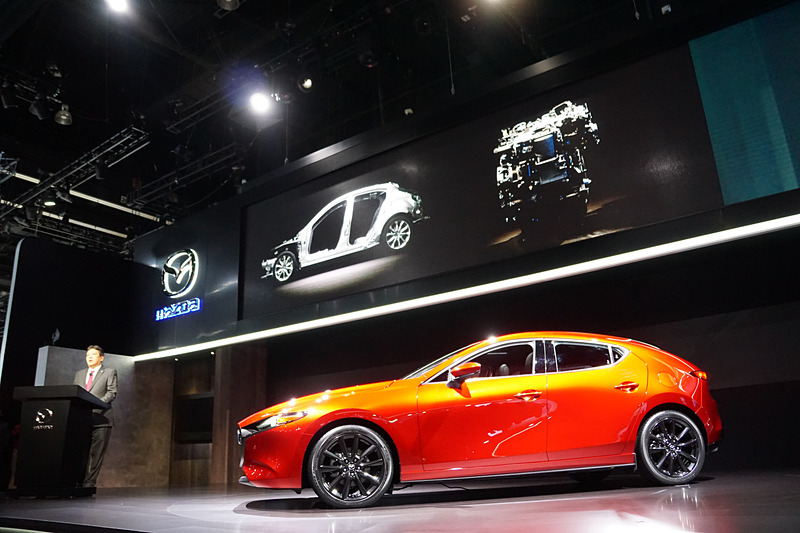 新型Mazda3 ハッチバック