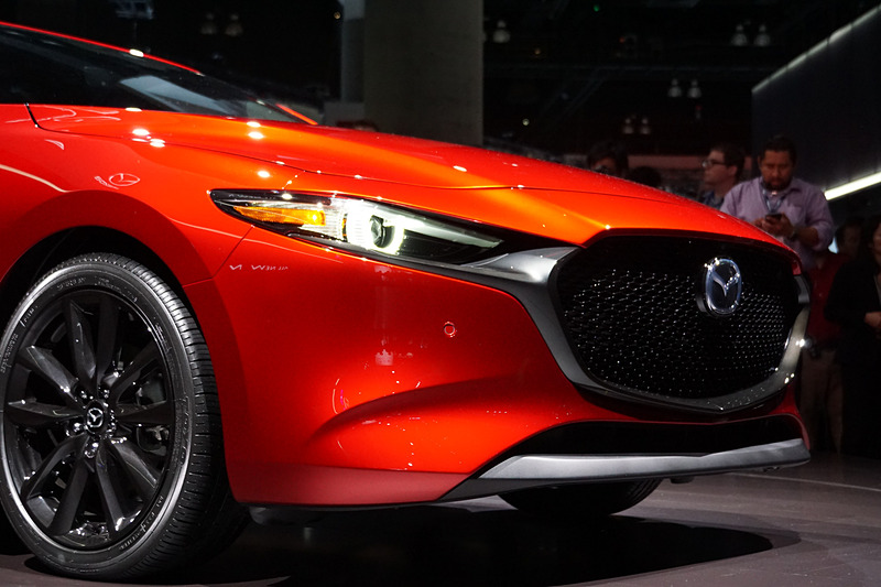 新型Mazda3 ハッチバックのフロントマスク