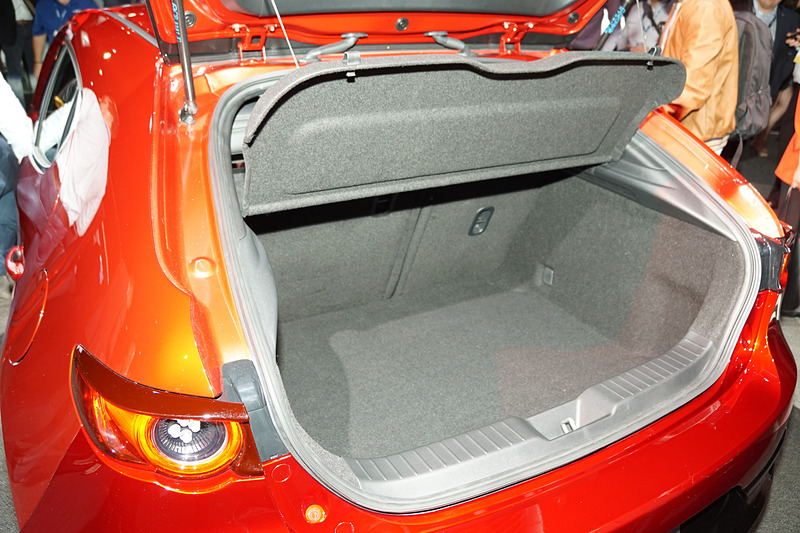 新型Mazda3 ハッチバックのラゲッジスペース