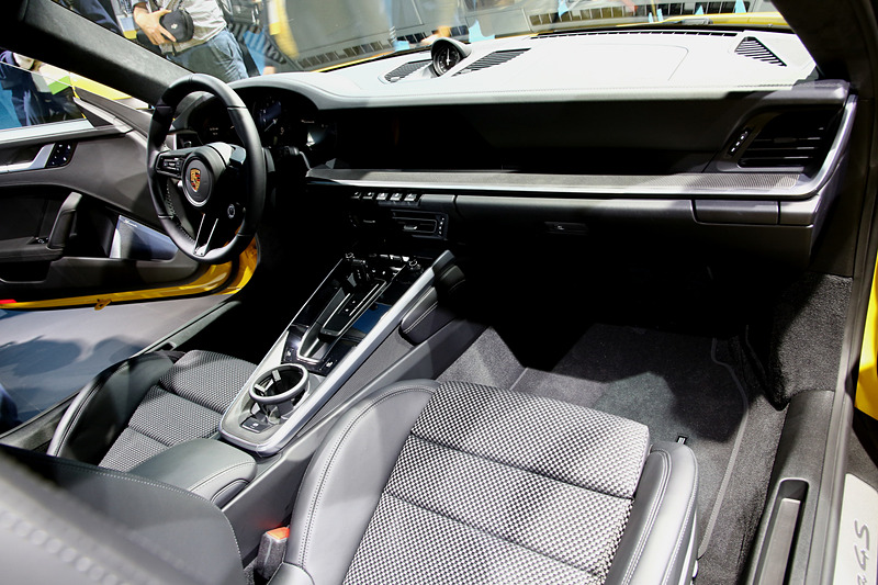 カレラ 4Sのインテリア