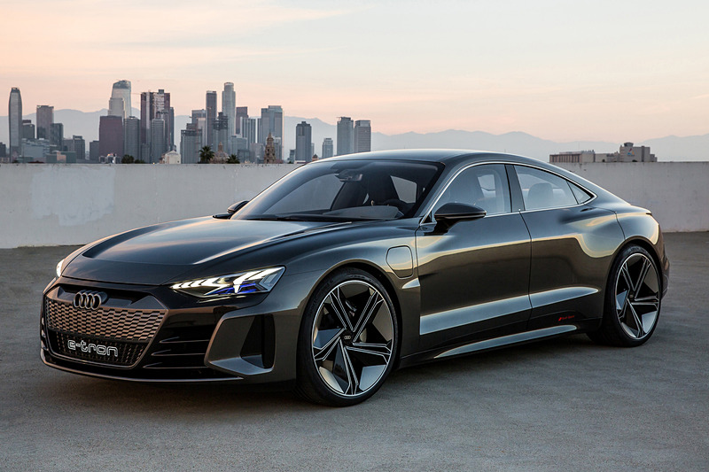 アウディの4ドアクーペEV（電気自動車）コンセプトカー「e-tron GT concept」