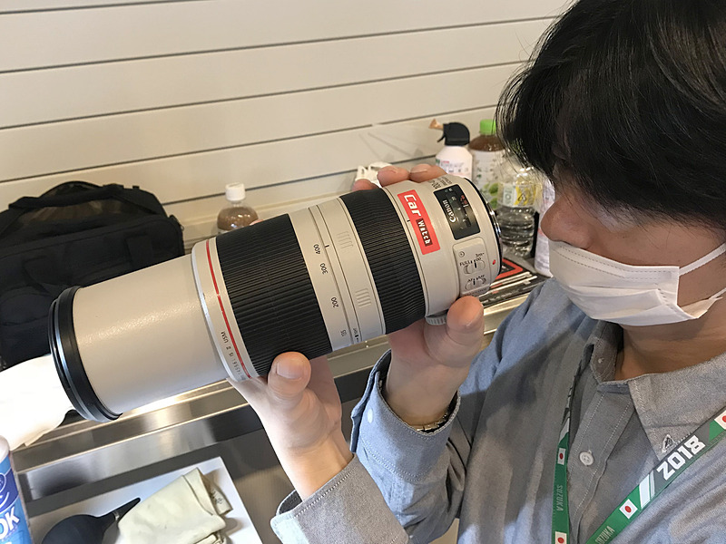 レンズのマウント側からチェック