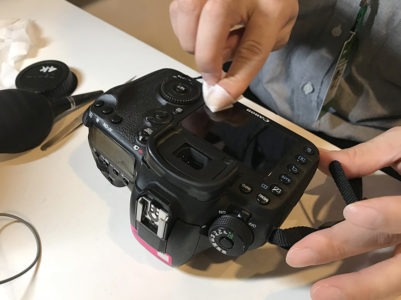 液晶モニターの清掃