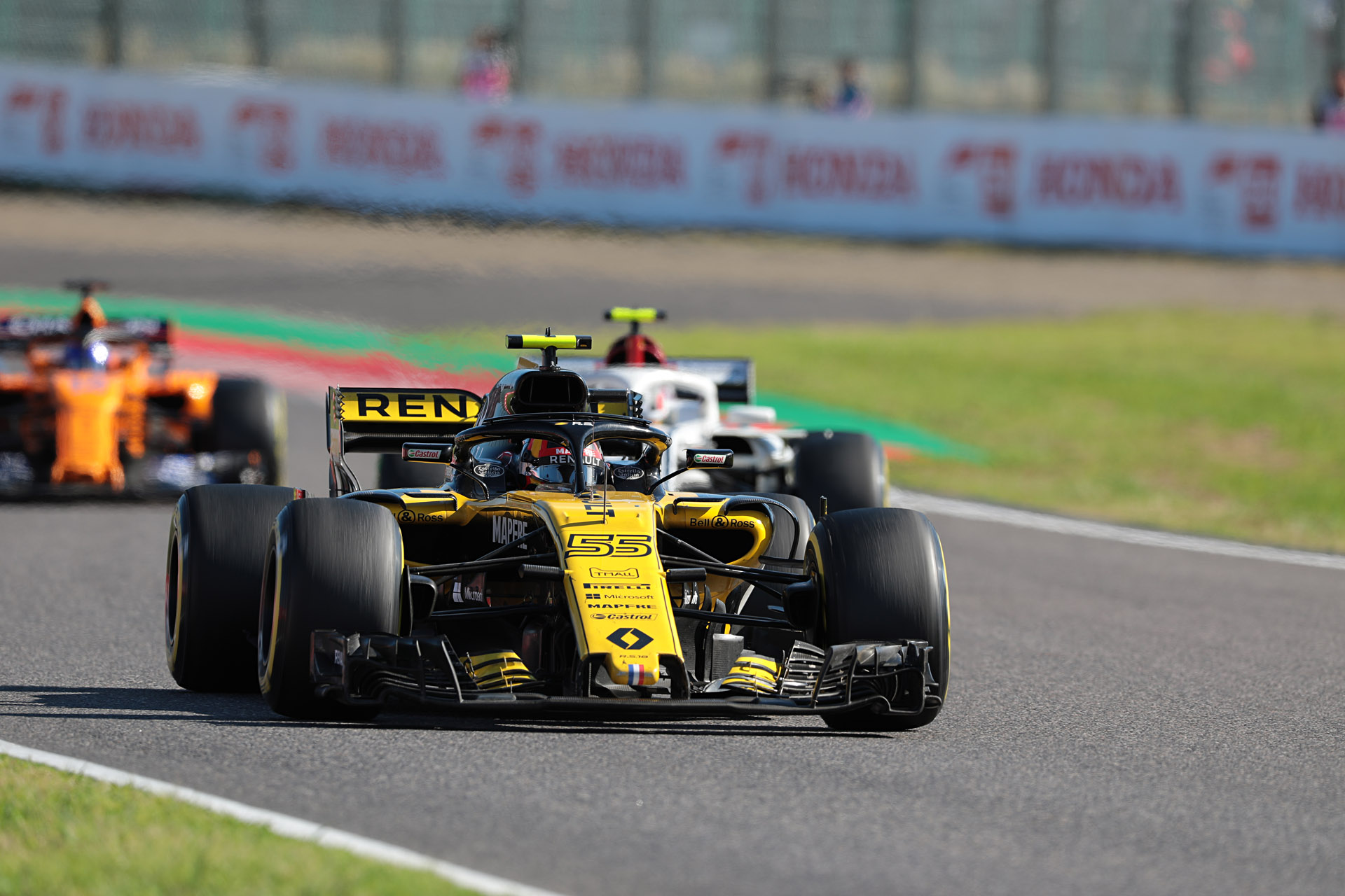 EOS 5D Mark IV＋EF600mm F4L IS III USMを使用し、シャッター速度1/500秒で撮影した元画像とレタッチしてフォトギャラリーに掲載した写真