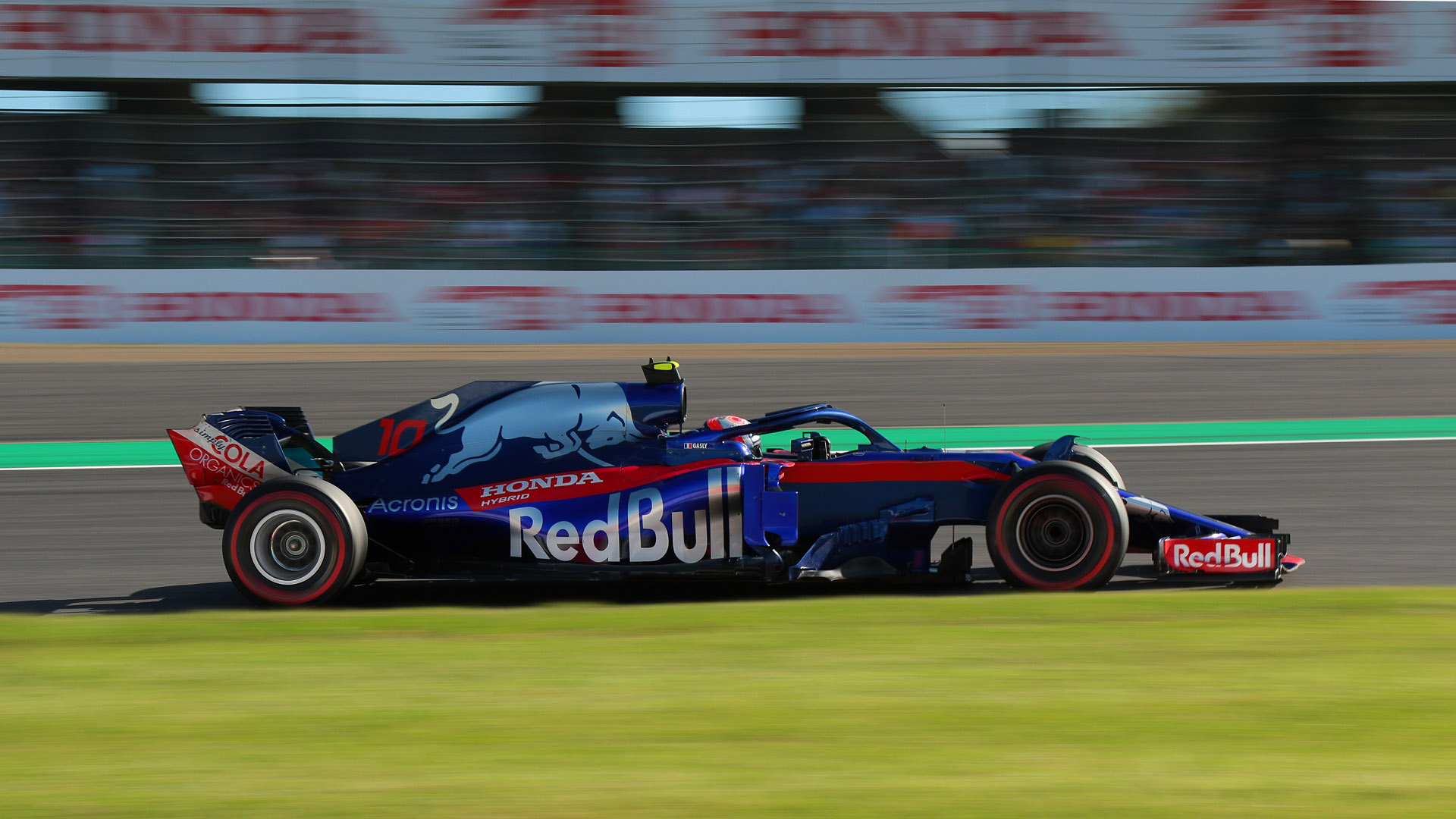 EOS 7D Mark II＋EF24-105mm F4L IS USMを使用し、焦点距離60mm、シャッター速度1/125秒で撮影した元画像とレタッチしてフォトギャラリーに掲載した写真