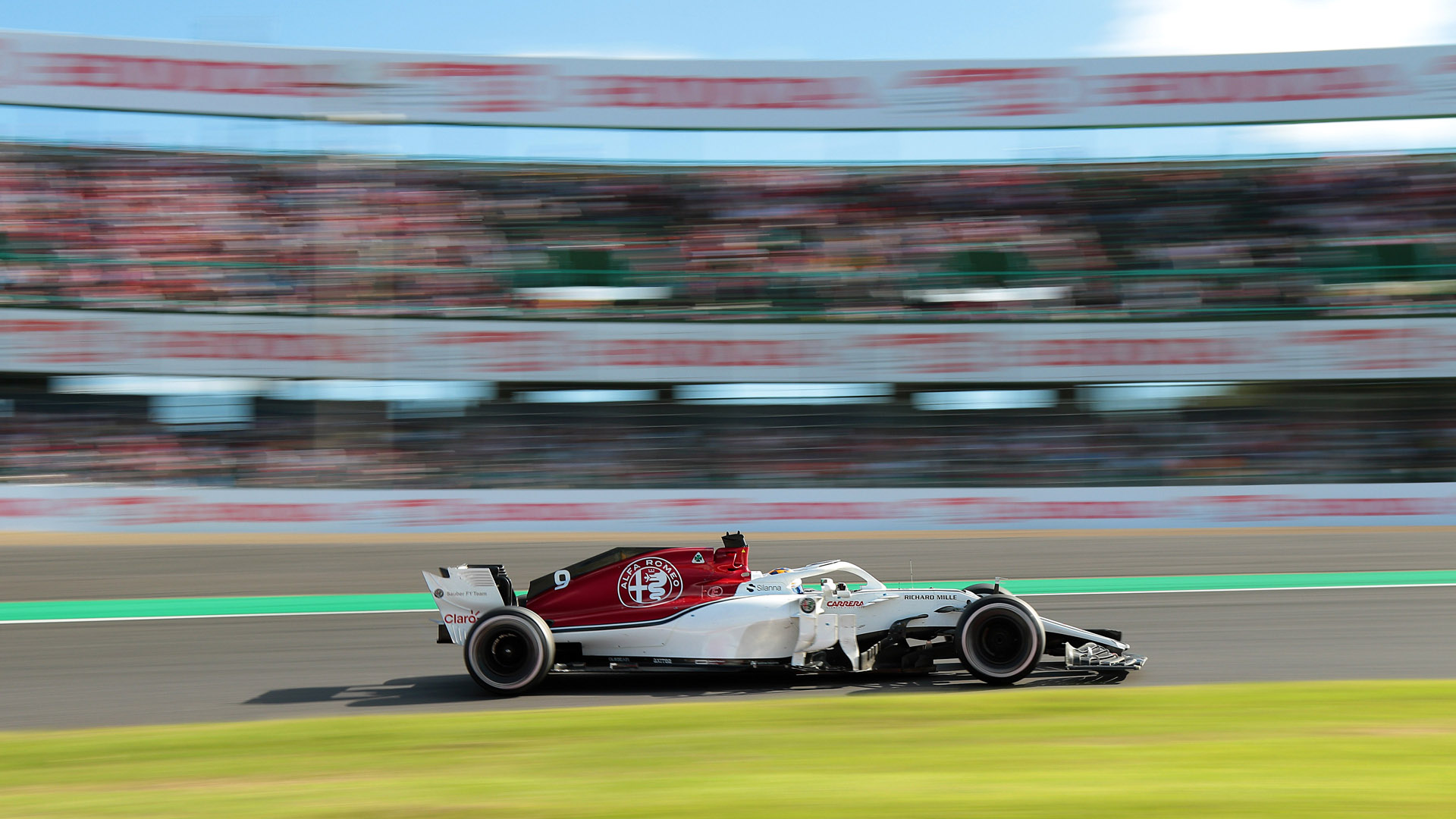 EOS 7D Mark II＋EF24-105mm F4L IS USMを使用し、焦点距離35mm、シャッター速度1/60秒で撮影した元画像とレタッチしてフォトギャラリーに掲載した写真