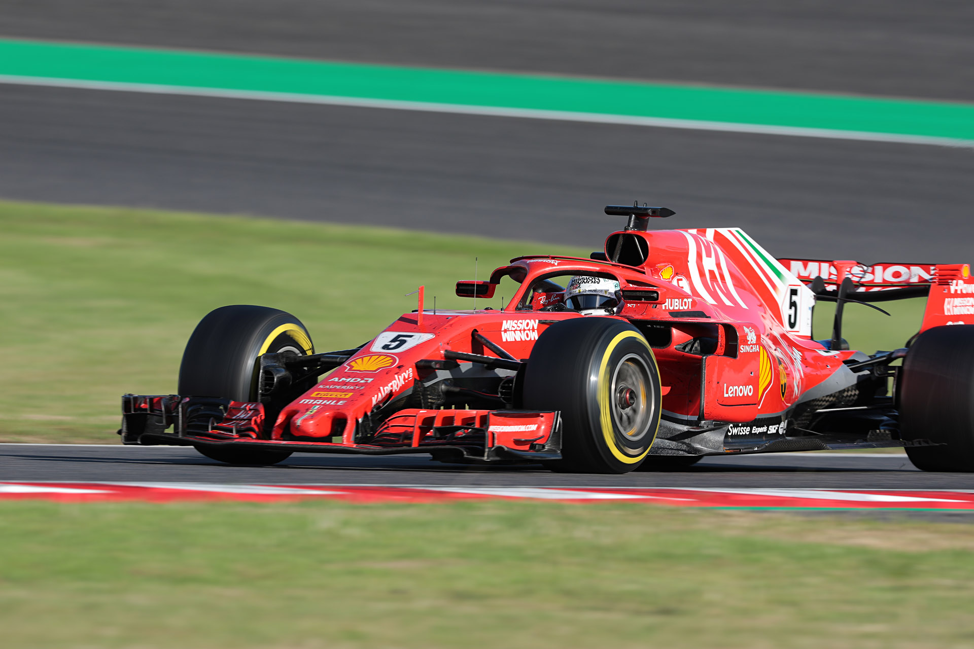 EOS 5D Mark IV＋EF600mm F4L IS III USMを使用し、シャッター速度1/250秒で撮影した元画像とレタッチしてフォトギャラリーに掲載した写真