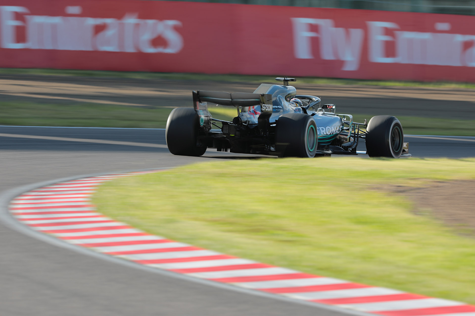 EOS 5D Mark IV＋EF600mm F4L IS III USMを使用し、シャッター速度1/80秒で撮影した元画像とレタッチしてフォトギャラリーに掲載した写真