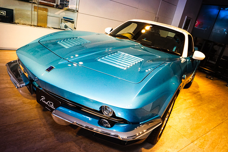 光岡自動車が同社の創業50周年記念スペシャルモデルとして限定台数200台で販売されるアメリカンデザインのオープンカー「Rock Star（ロックスター）」。マツダ NDロードスターがベース