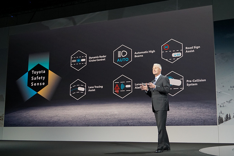 11月28日（現地時間）に行なわれたプレスカンファレンスの様子