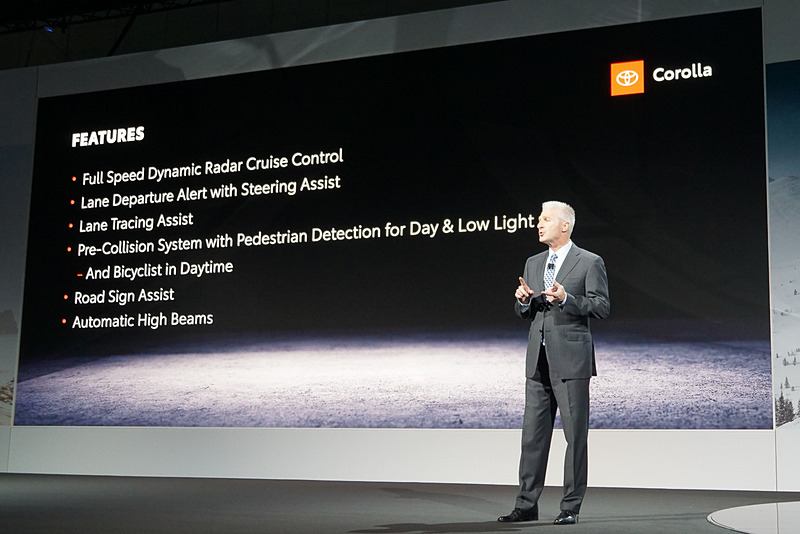 11月28日（現地時間）に行なわれたプレスカンファレンスの様子