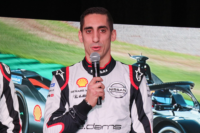 「シーズン5の新たな幕開けとなり、マシンも今まであったものとはまったく異なるものになります。過去数か月の努力をシーズンスタートからレースに生かせるようにしたいです」と語るセバスチャン・ブエミ選手