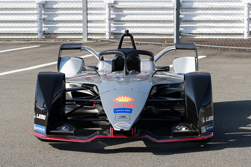 日産フォーミュラEマシンの詳細。なお、日産のフォーミュラEマシンはセバスチャン・ブエミ選手とオリバー・ローランド選手がドライブする