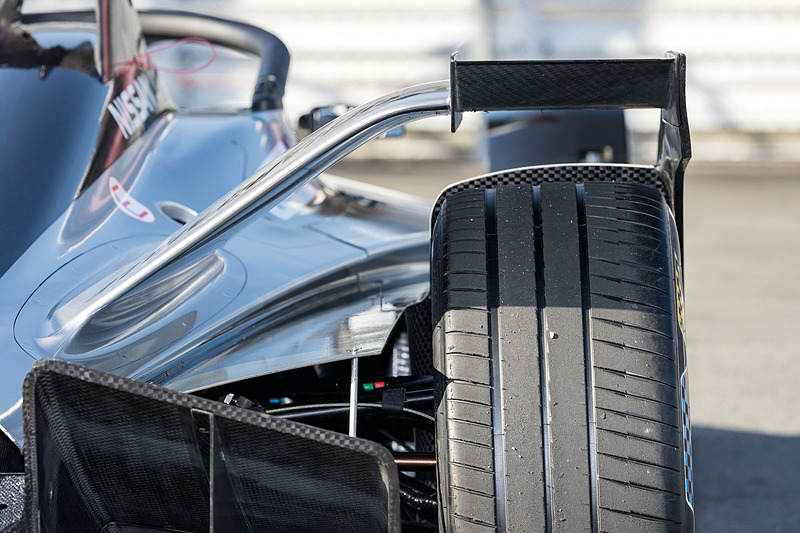 日産フォーミュラEマシンの詳細。なお、日産のフォーミュラEマシンはセバスチャン・ブエミ選手とオリバー・ローランド選手がドライブする