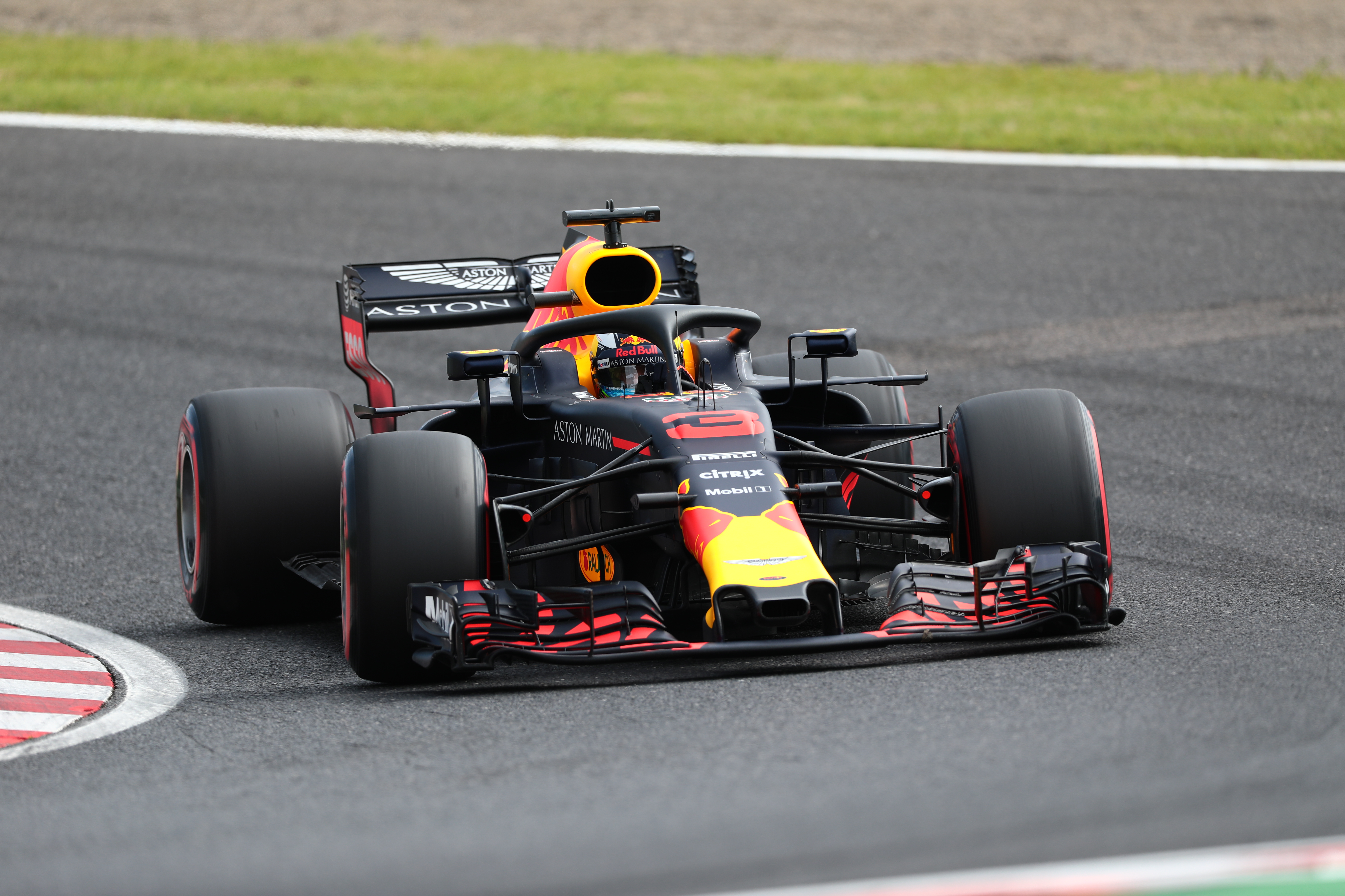 EOS 5D Mark IV、シャッター速度1/800秒、F4.5