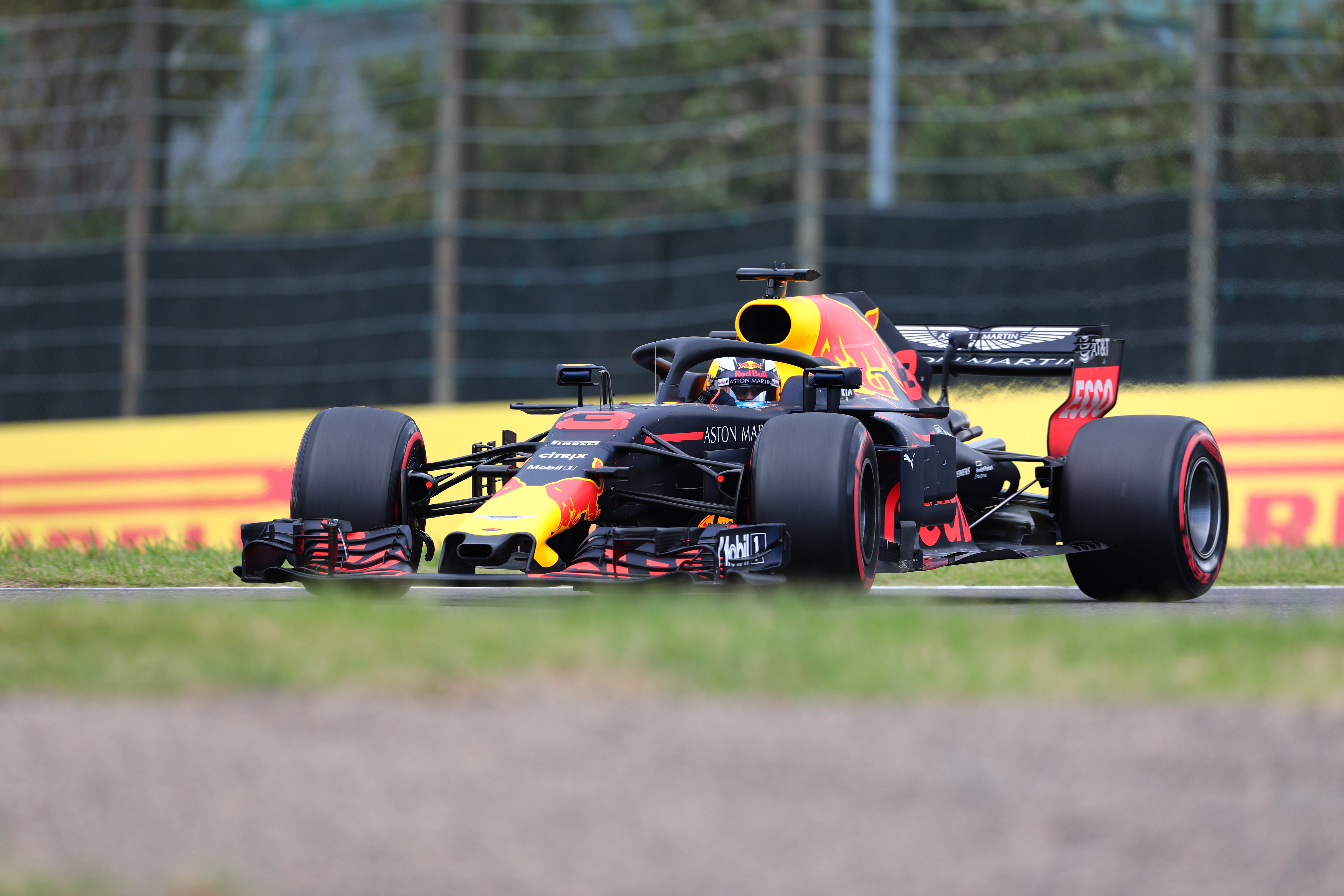 EOS 5D Mark IV、シャッター速度1/320秒、F4.5