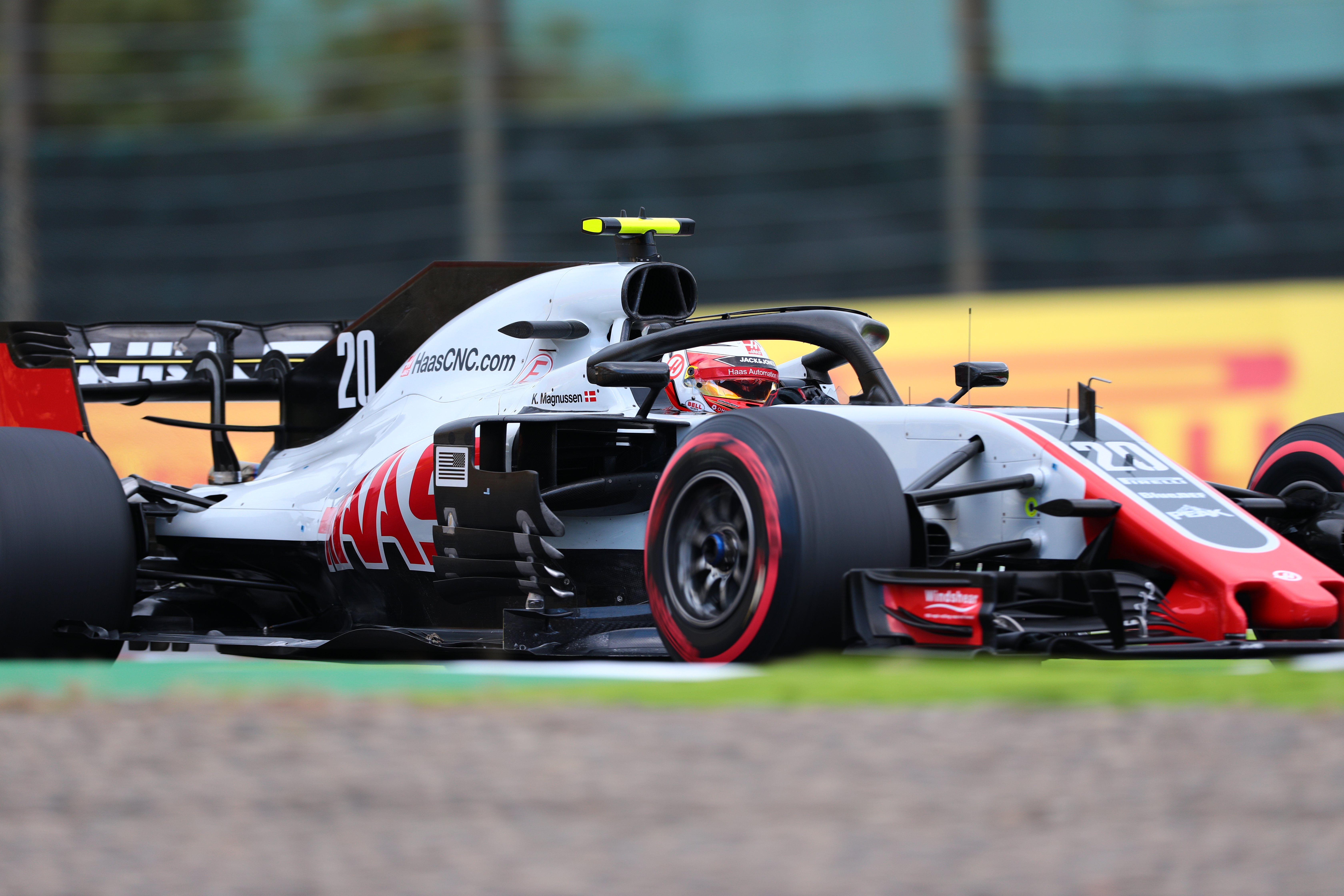 EOS 5D Mark IV、シャッター速度1/320秒、F4.0