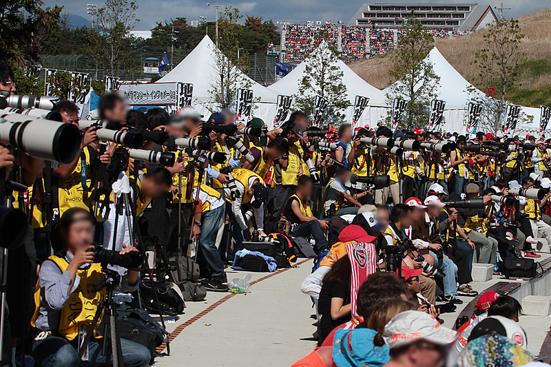 逆バンクの最上段のカメラマンエリア