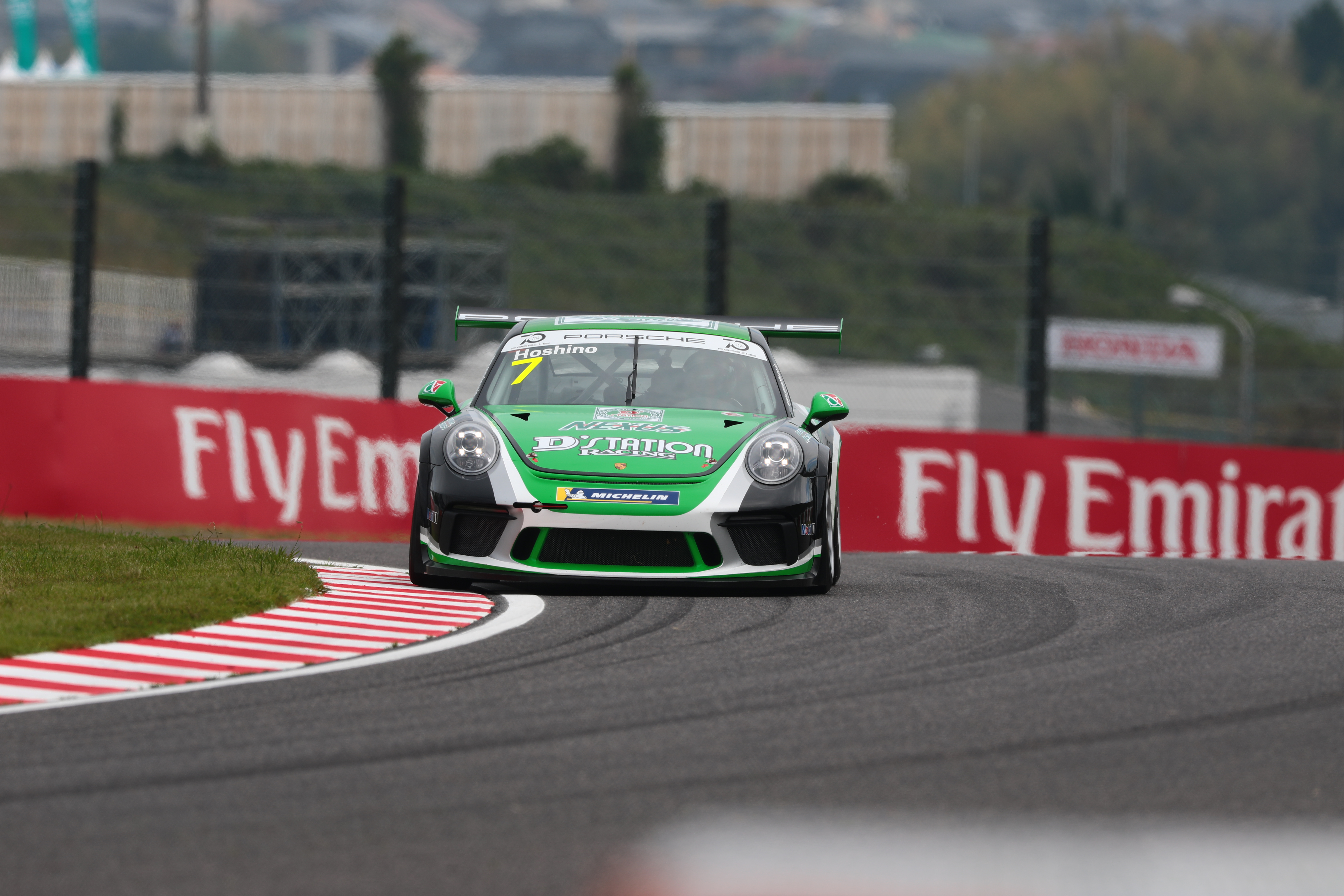 EOS 5D Mark IV、シャッター速度1/500秒、F6.4