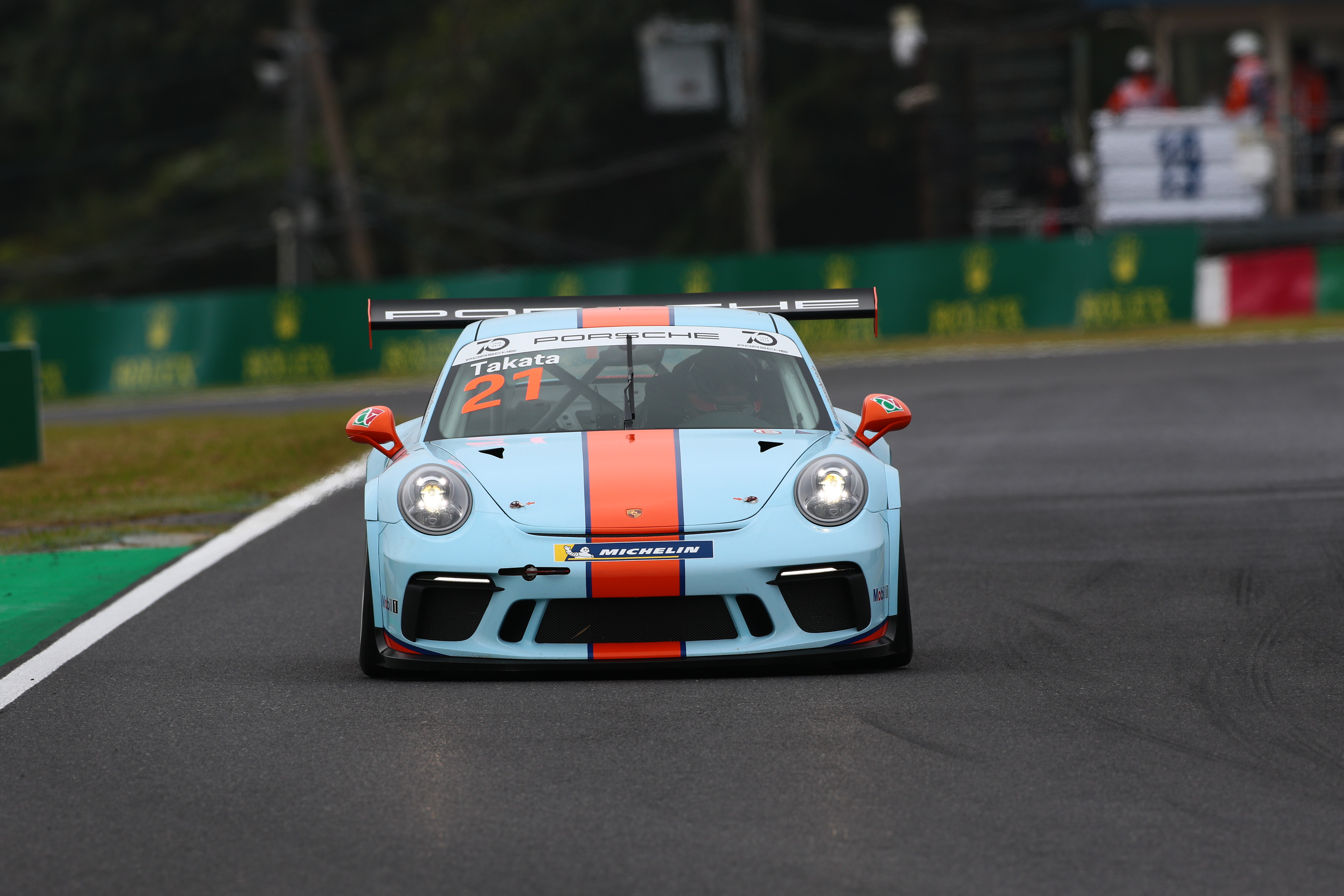 EOS 7D Mark II、シャッター速度1/500秒、F5.6