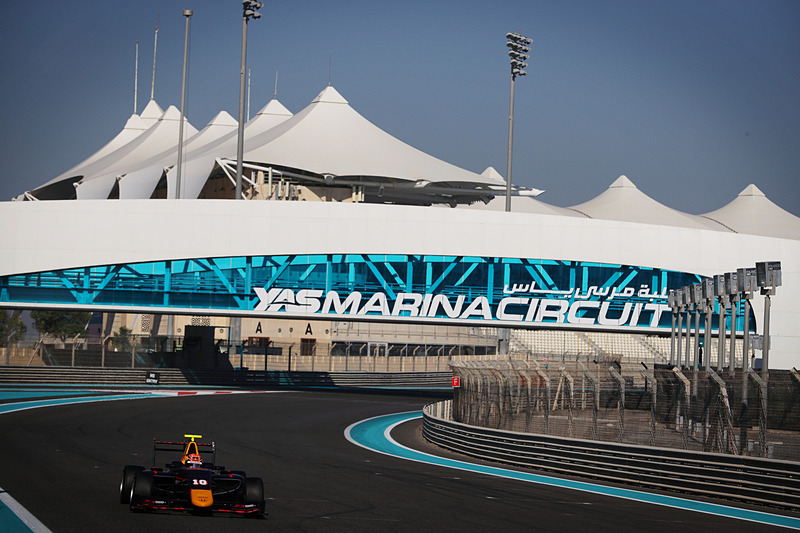 ヤス・マリーナ・サーキットを疾走する角田選手（写真提供：ホンダ）