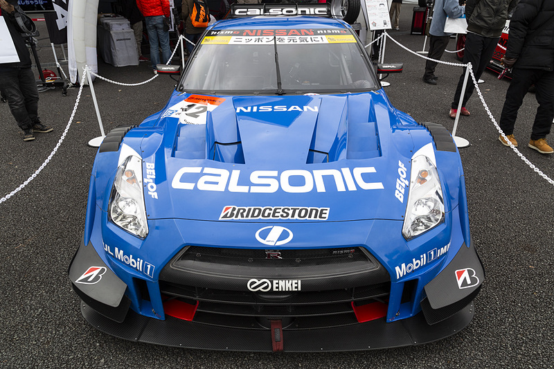 ブリヂストンブースでは実車やタイヤを展示