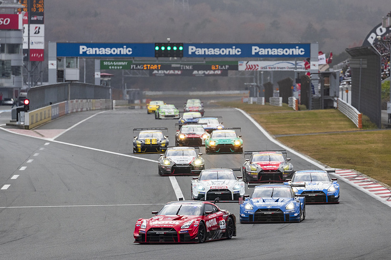 現役レースマシンがデモレースを披露する「NISMO GP」