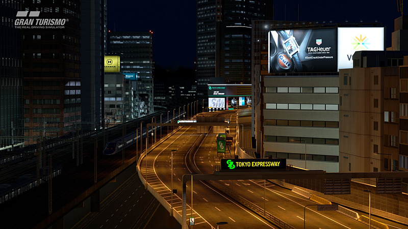 全長5201m、最大高低差24m、コーナー数17、最大直線超900mで、ヘアピンコーナーやシケインなどの多様なコーナーを有する「東京エクスプレスウェイ・南ルート」の「外回り」