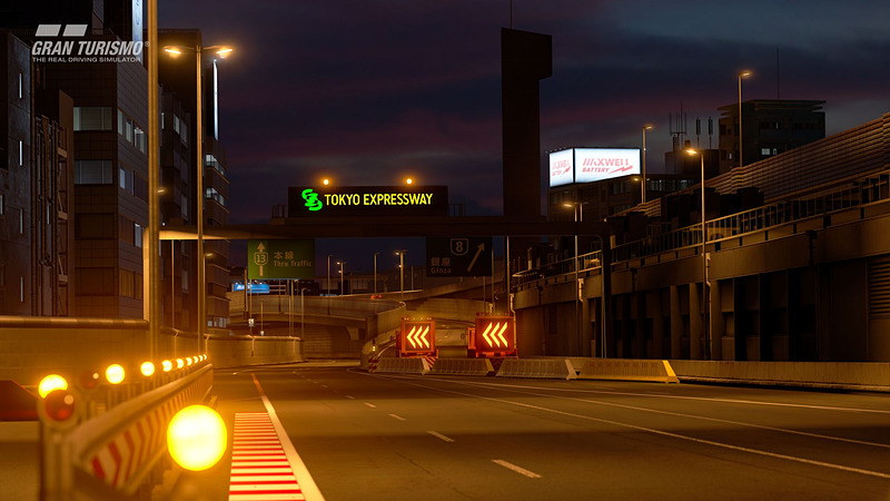 全長5201m、最大高低差24m、コーナー数17、最大直線超900mで、ヘアピンコーナーやシケインなどの多様なコーナーを有する「東京エクスプレスウェイ・南ルート」の「外回り」