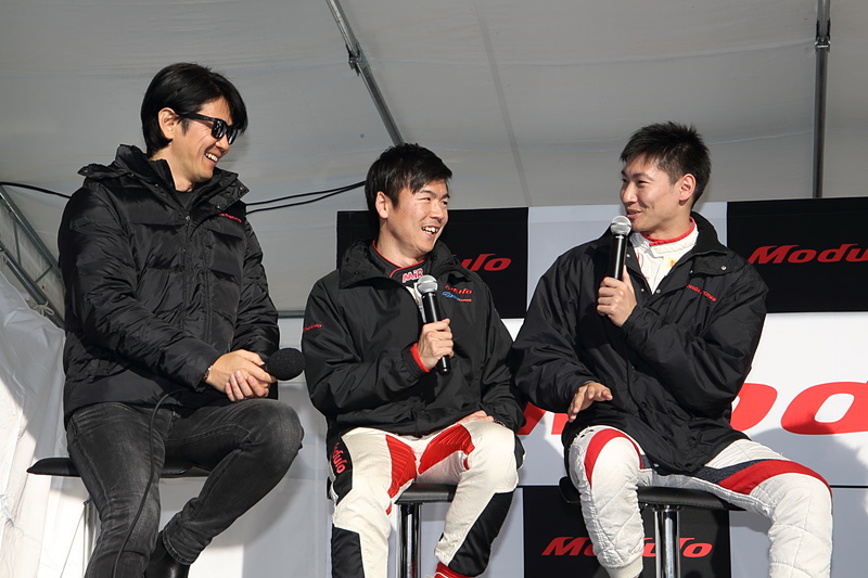 同じ企画のスーパー耐久版も開催される。左から中野信治選手、大津選手、小林選手