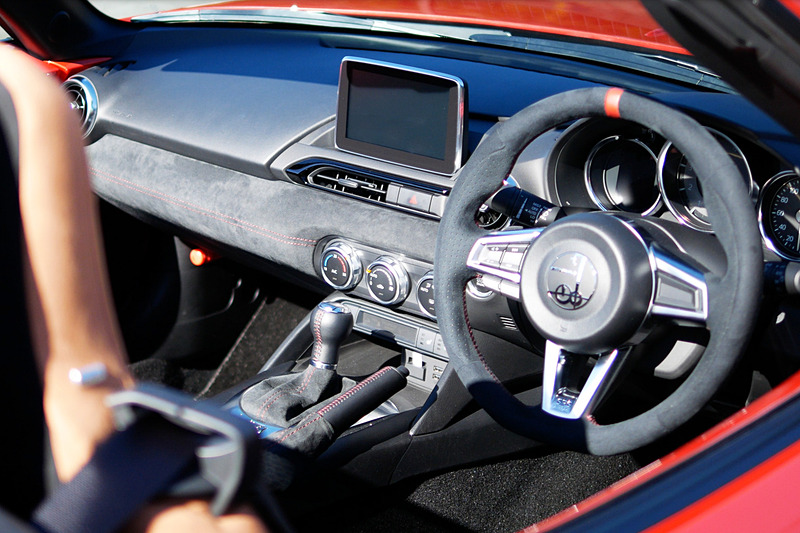 トランスミッションは6速MTに加え、S Special PackageとS Leather Packageでは6速ATも選択可能