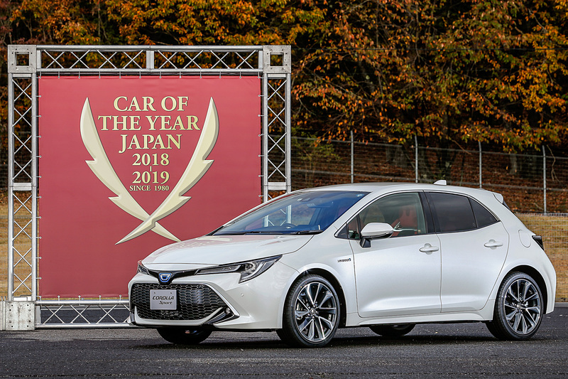 トヨタ「カローラ スポーツ」