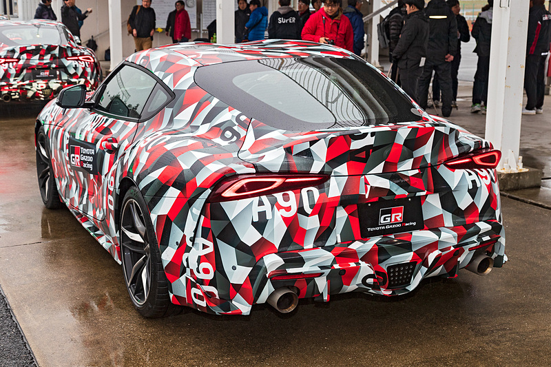 袖ヶ浦フォレストレースウェイで開催されたA90スープラ プロトタイプ試乗会。詳細はまだ明かされていないが、ホイールベースはA80スープラよりも80mmも短縮され、2470mmとした。試乗車はミシュラン「パイロット スーパー スポーツ」を装着