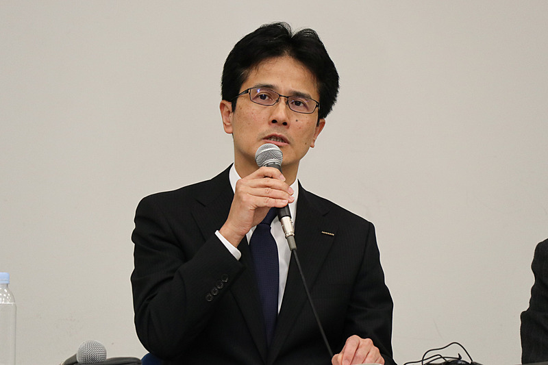 対象車の安全性についてコメントする平田氏