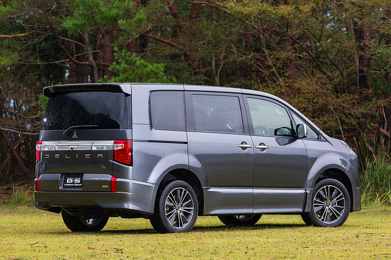 より都会的なイメージを強調した「デリカD：5 アーバンギア」