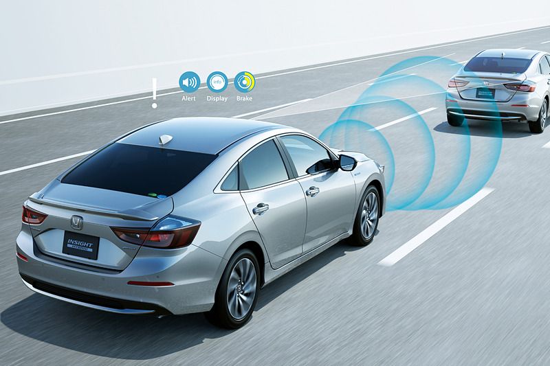 衝突軽減ブレーキ（CMBS）の作動イメージ