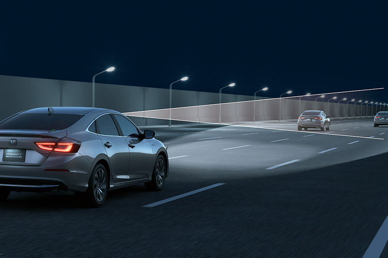 オートハイビームの作動イメージ