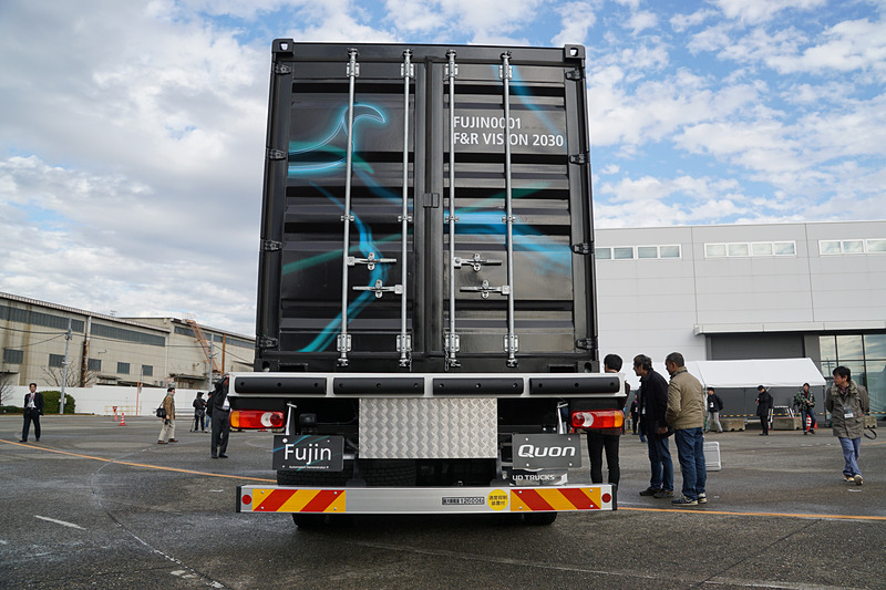 レベル4自動運転のデモ走行を行なった車両